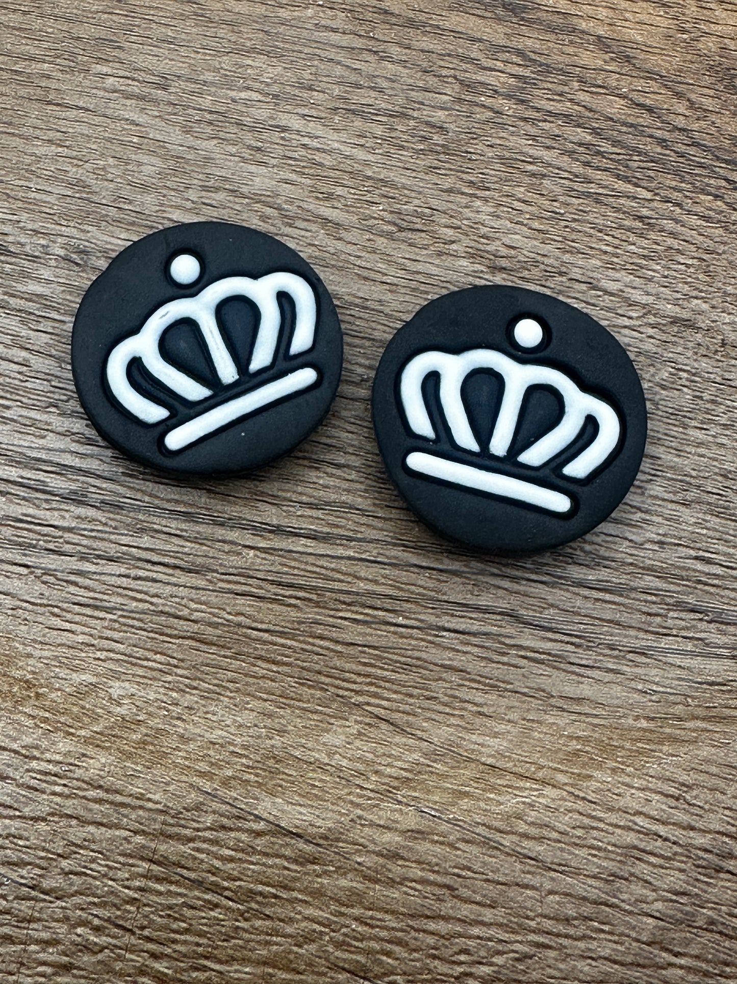 Crown Magnet
